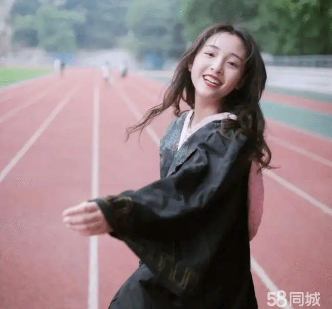成都移民·本地大学生陪伴补习辅导老师书法培训